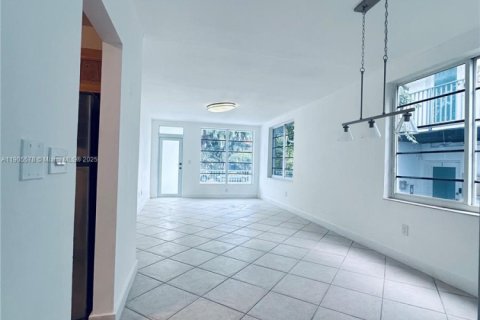 Купить кондоминиум в Майами-Бич, Флорида 1 спальня, 65.03м2, № 2012915 - фото 24