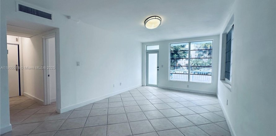 Кондоминиум с 1 спальней в Майами-Бич, Флорида № 2012915