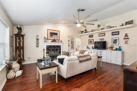 House in Ocala, Florida 4 bedrooms, 220.27 sq.m. № 2201381 - photo 11