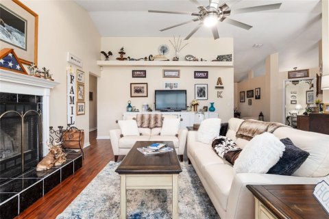 House in Ocala, Florida 4 bedrooms, 220.27 sq.m. № 2201381 - photo 3