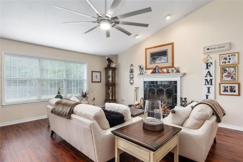 House in Ocala, Florida 4 bedrooms, 220.27 sq.m. № 2201381 - photo 10