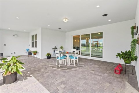 House in Punta Gorda, Florida 4 bedrooms, 263.47 sq.m. № 2207678 - photo 26
