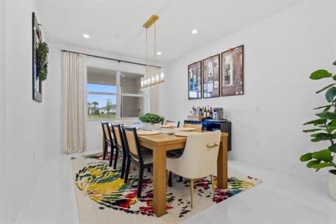 House in Punta Gorda, Florida 4 bedrooms, 263.47 sq.m. № 2207678 - photo 11