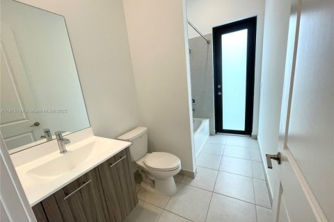 Снять в аренду виллу или дом в Мирамар, Флорида 3 спальни, 190.17м2, № 1942735 - фото 29