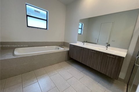 Снять в аренду виллу или дом в Мирамар, Флорида 3 спальни, 190.17м2, № 1942735 - фото 15