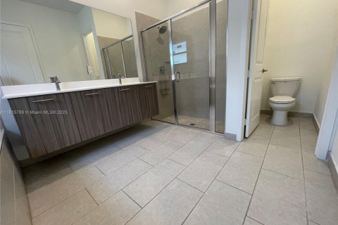 Снять в аренду виллу или дом в Мирамар, Флорида 3 спальни, 190.17м2, № 1942735 - фото 17