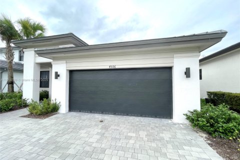 Снять в аренду виллу или дом в Мирамар, Флорида 3 спальни, 190.17м2, № 1942735 - фото 11