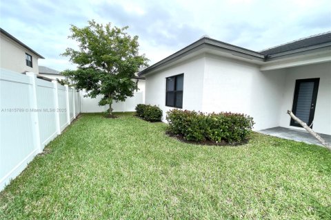 Снять в аренду виллу или дом в Мирамар, Флорида 3 спальни, 190.17м2, № 1942735 - фото 7