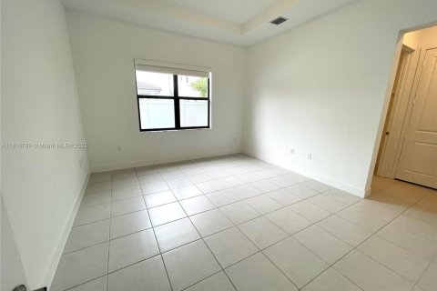 Снять в аренду виллу или дом в Мирамар, Флорида 3 спальни, 190.17м2, № 1942735 - фото 25