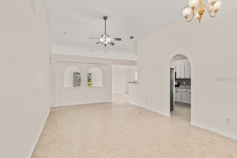 House in Vero Beach, Florida 3 bedrooms, 174.1 sq.m. № 1847390 - photo 3