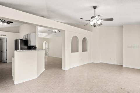 House in Vero Beach, Florida 3 bedrooms, 174.1 sq.m. № 1847390 - photo 12