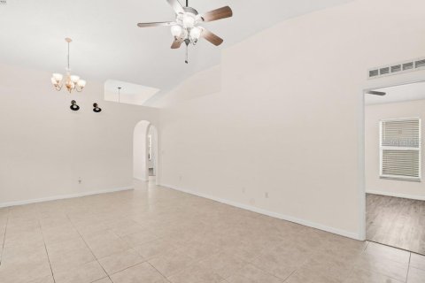 House in Vero Beach, Florida 3 bedrooms, 174.1 sq.m. № 1847390 - photo 5
