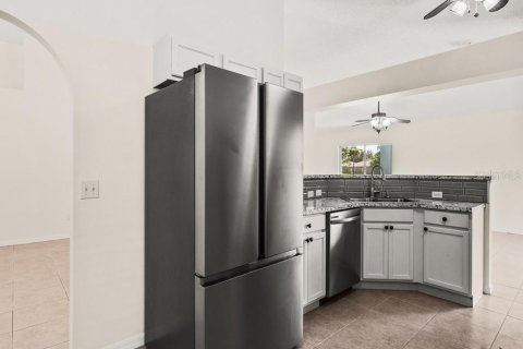 House in Vero Beach, Florida 3 bedrooms, 174.1 sq.m. № 1847390 - photo 8