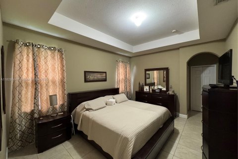 Villa ou maison à vendre à Miami, Floride: 4 chambres, 166.95 m2 № 2080478 - photo 14