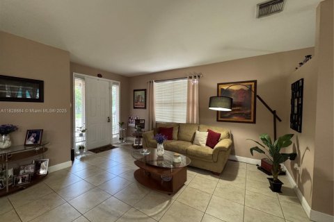 Villa ou maison à vendre à Miami, Floride: 4 chambres, 166.95 m2 № 2080478 - photo 7