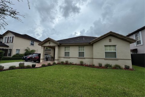 Villa ou maison à vendre à Miami, Floride: 4 chambres, 166.95 m2 № 2080478 - photo 3