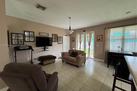 Villa ou maison à vendre à Miami, Floride: 4 chambres, 166.95 m2 № 2080478 - photo 8