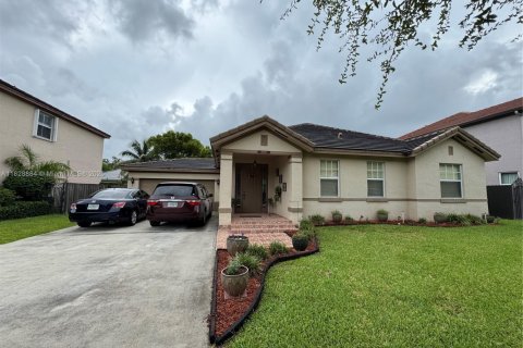 Villa ou maison à vendre à Miami, Floride: 4 chambres, 166.95 m2 № 2080478 - photo 2