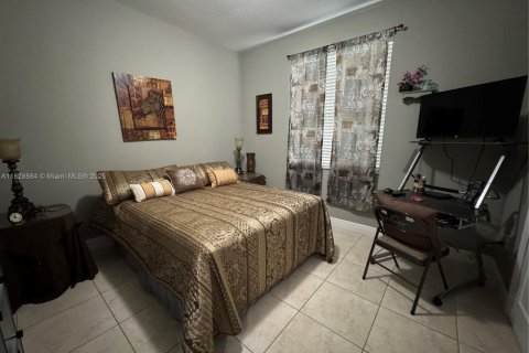 Villa ou maison à vendre à Miami, Floride: 4 chambres, 166.95 m2 № 2080478 - photo 17