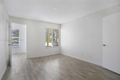 Copropriété à louer à Sunrise, Floride: 1 chambre, 125.7 m2 № 1984168 - photo 23
