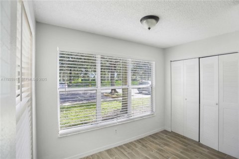 Copropriété à louer à Sunrise, Floride: 1 chambre, 125.7 m2 № 1984168 - photo 16