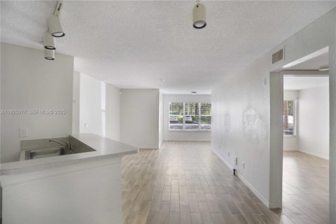 Copropriété à louer à Sunrise, Floride: 1 chambre, 125.7 m2 № 1984168 - photo 3