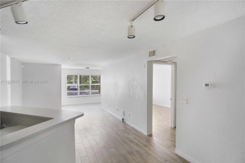 Copropriété à louer à Sunrise, Floride: 1 chambre, 125.7 m2 № 1984168 - photo 14