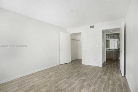 Copropriété à louer à Sunrise, Floride: 1 chambre, 125.7 m2 № 1984168 - photo 25