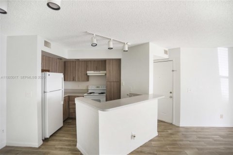 Copropriété à louer à Sunrise, Floride: 1 chambre, 125.7 m2 № 1984168 - photo 21