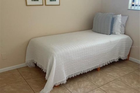 Condominio en alquiler en Saint Petersburg, Florida, 2 dormitorios, 82.68 m2 № 1144638 - foto 14