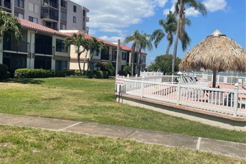 Condominio en alquiler en Saint Petersburg, Florida, 2 dormitorios, 82.68 m2 № 1144638 - foto 4