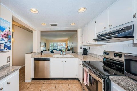 Condominio en alquiler en Saint Petersburg, Florida, 2 dormitorios, 82.68 m2 № 1144638 - foto 7