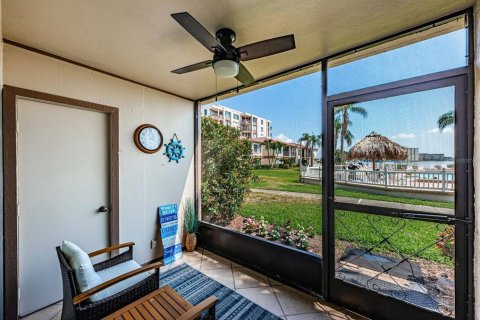 Condominio en alquiler en Saint Petersburg, Florida, 2 dormitorios, 82.68 m2 № 1144638 - foto 19