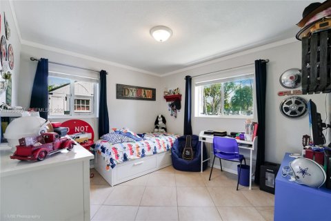 Casa en venta en Hialeah, Florida, 4 dormitorios, 142.05 m2 № 2044966 - foto 18