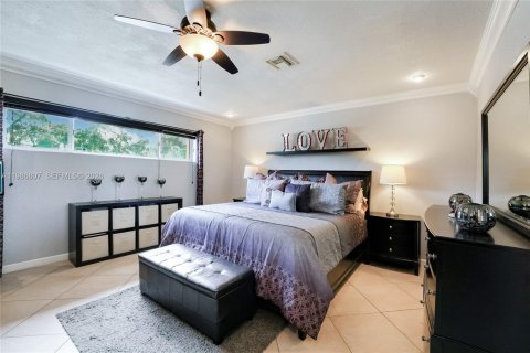 Casa en venta en Hialeah, Florida, 4 dormitorios, 142.05 m2 № 2044966 - foto 15