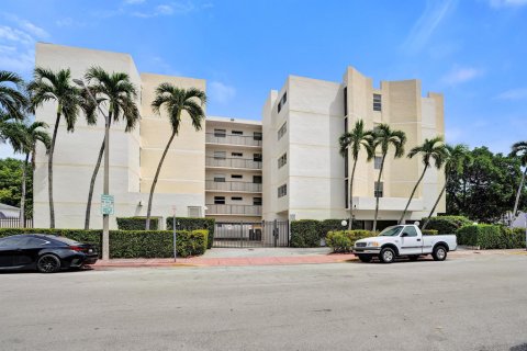 Condo à Miami Beach, Floride, 2 chambres  № 2366053