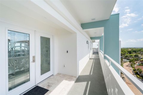 Condo in Saint Petersburg, Florida, 3 bedrooms № 2385818 - photo 8
