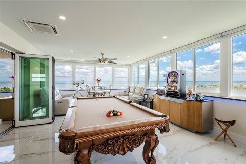 Condo in Saint Petersburg, Florida, 3 bedrooms № 2385818 - photo 30