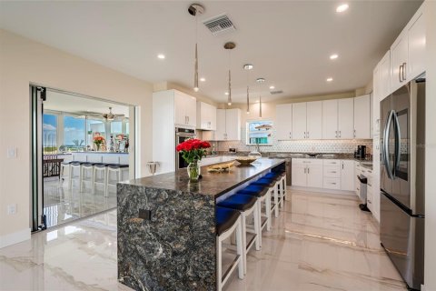Condo in Saint Petersburg, Florida, 3 bedrooms № 2385818 - photo 15