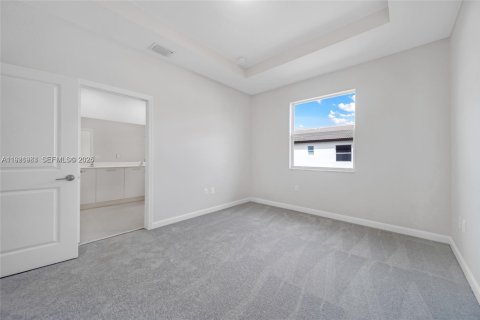 Снять в аренду таунхаус в Майами, Флорида 3 спальни, 133.97м2, № 1985944 - фото 20