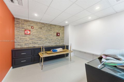 Immobilier commercial à vendre à Hialeah, Floride № 2008405 - photo 28