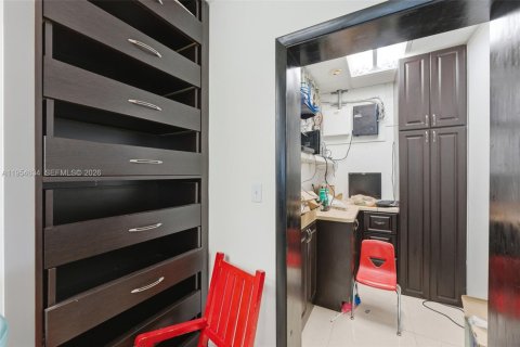 Immobilier commercial à vendre à Hialeah, Floride № 2008405 - photo 17