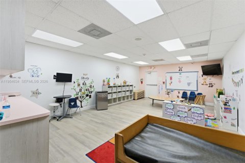 Immobilier commercial à vendre à Hialeah, Floride № 2008405 - photo 11