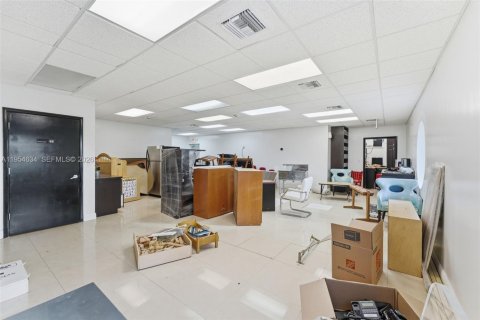 Immobilier commercial à vendre à Hialeah, Floride № 2008405 - photo 19