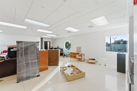 Immobilier commercial à vendre à Hialeah, Floride № 2008405 - photo 20