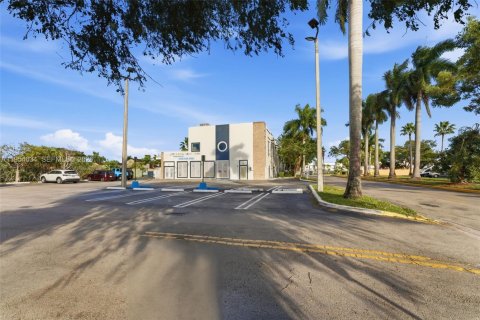 Immobilier commercial à vendre à Hialeah, Floride № 2008405 - photo 7