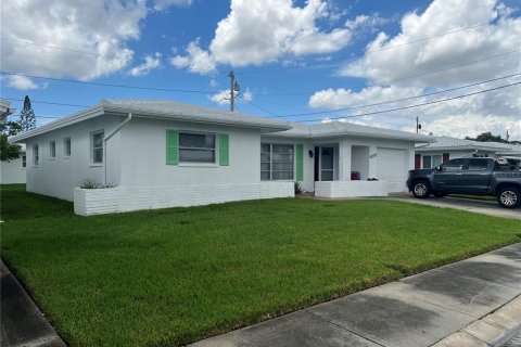 Copropriété à vendre à Pinellas Park, Floride: 2 chambres, 148.46 m2 № 1885526 - photo 2