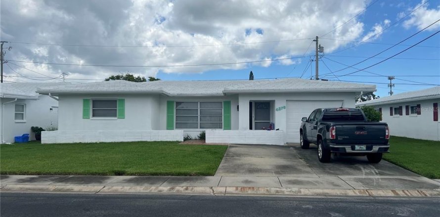 Condominio en Pinellas Park, Florida, 2 dormitorios № 1885526