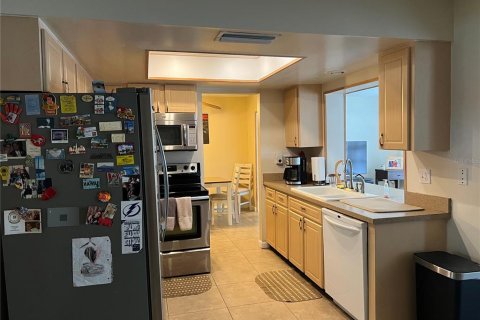 Copropriété à vendre à Pinellas Park, Floride: 2 chambres, 148.46 m2 № 1885526 - photo 12