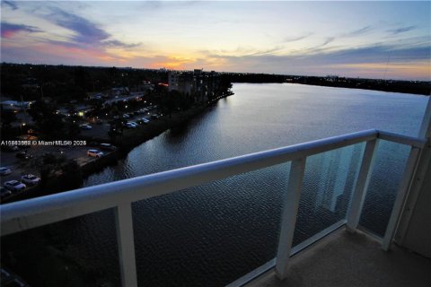 Condominio en venta en Miami, Florida, 1 dormitorio, 79.99 m2 № 1489726 - foto 23